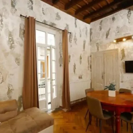 Elegante Appartamento Nel Cuore Di Torino Exterior photo