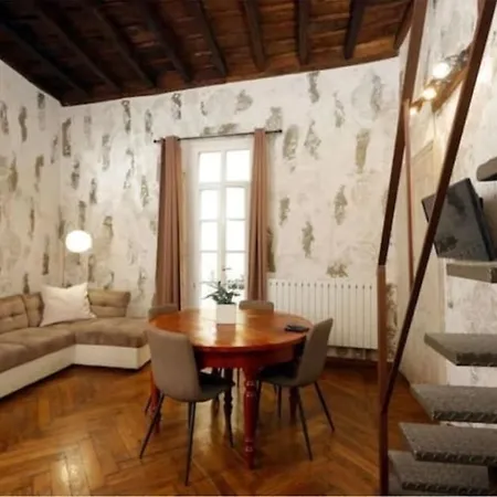 Elegante Appartamento Nel Cuore Di Torino Exterior photo
