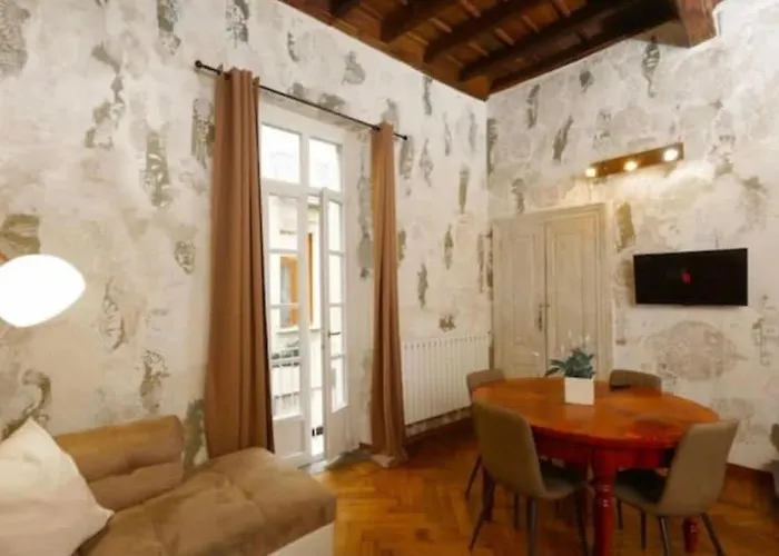 Elegante Appartamento Nel Cuore Di Torino